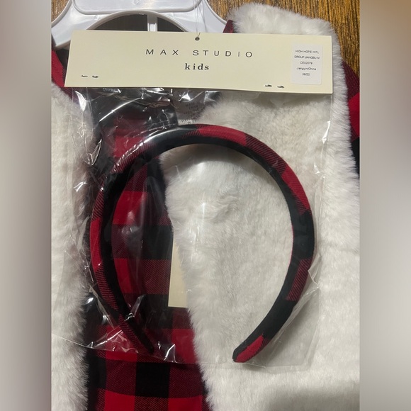 NWT Max Studio Kids Cozy Winter Girl’s Set. Size -XS/ 4T Red/BlackWhite - Picture 2 of 8